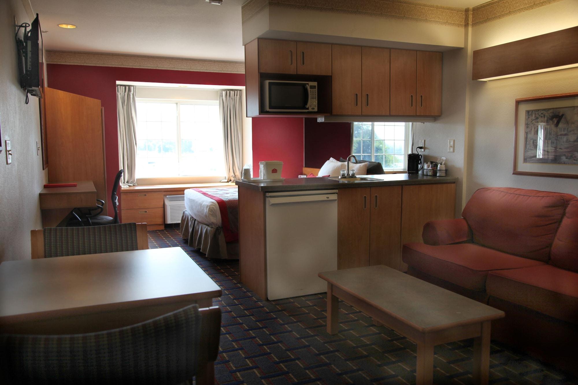 Ramada By Wyndham Bloomington I-55 And I-74 Il Hotel Exterior photo