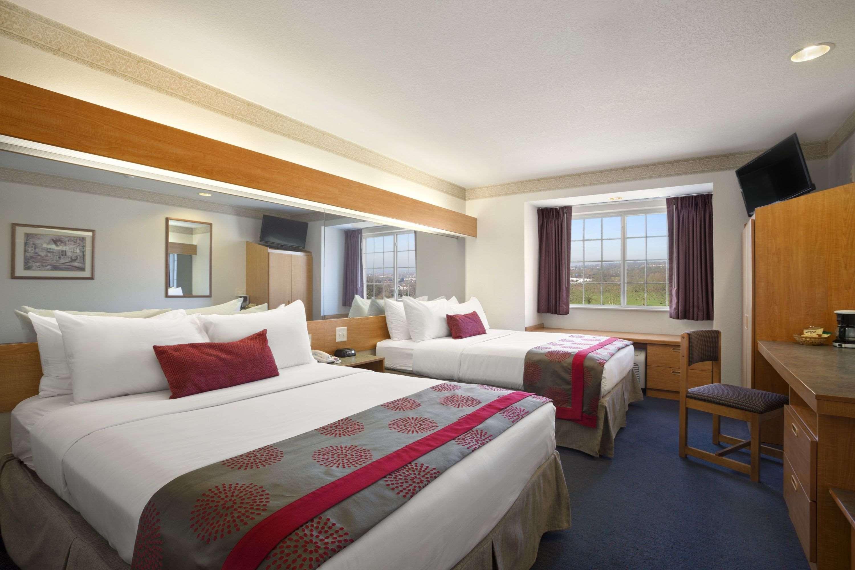 Ramada By Wyndham Bloomington I-55 And I-74 Il Hotel Exterior photo